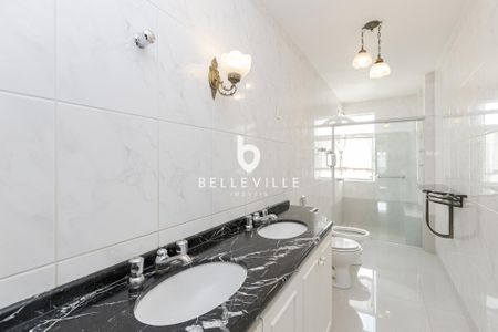 23_photo/94dce40ce1.21b82dd0b136b59b-ATLAS-c86eeb09-7635-45d8-8baa-627ae7e3fbf9.jpg de apartamento à venda com 3 quartos, 144m² em Centro, Curitiba