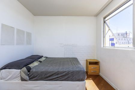 11_photo/94dce40d69.0e8a105b79138855-ATLAS-ebe1e4b5-6878-4403-8507-df85f2996df8.jpg de apartamento à venda com 2 quartos, 50m² em Centro, Curitiba