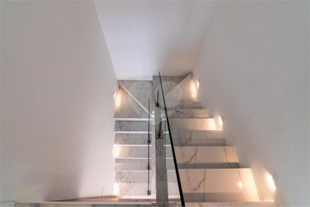 50_photo/94dce40d87.ceff8192393c33de-ATLAS-051d002b-0acf-4343-860b-e4e9adbbbbc5.jpg de apartamento à venda com 3 quartos, 227m² em Centro, Curitiba