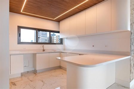 43_photo/94dce40d87.ceff8192393c33de-ATLAS-ecc01c59-759c-43ef-bbfc-73db6bb18fd7.jpg de apartamento à venda com 3 quartos, 227m² em Centro, Curitiba