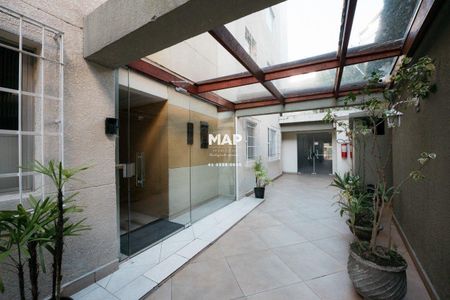 4_photo/94dce40e69.82dd4e4a8c5e9f42-ATLAS-cdc55ce6-8b43-4f6e-aa93-0f38e28bce66.jpg de apartamento à venda com 1 quarto, 30m² em Centro, Curitiba