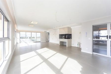 5_photo/94dce40ed9.f279df7ab7105e24-ATLAS-324d5ca9-d061-469d-b2be-44c0e5946f8c.jpg de apartamento à venda com 4 quartos, 760m² em Bigorrilho, Curitiba