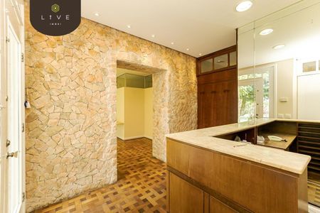 29_photo/94dce40f45.d0e58ee7b703e394-ATLAS-9f5f0d8e-14e5-4a02-a3e5-009ba94240ff.jpg de casa à venda com 13 quartos, 730m² em São Francisco, Curitiba