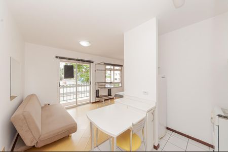 3_photo/94dce40fa3.78ea92cc55484ae4-ATLAS-6e39f7d5-0df5-4e1b-8a32-27b71d1926e4.jpg de apartamento para alugar com 1 quarto, 31m² em São Francisco, Curitiba