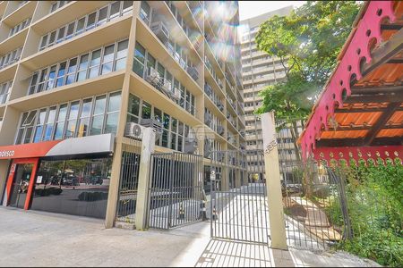 8_photo/94dce410a7.0e309ba7aebaed61-ATLAS-6fbdbd8a-cf45-4d55-92f5-96b8c9b3e3a3.jpg de apartamento à venda com 1 quarto, 66m² em Centro Cívico, Curitiba