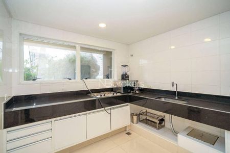 10_photo/94dce41139.b9609c49cbcb56fc-ATLAS-2e8797ea-c0ac-43c8-96f2-3af49e6bddae.jpg de apartamento para alugar com 1 quarto, 38m² em Centro Cívico, Curitiba