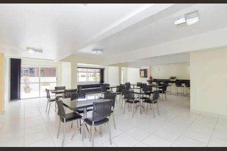 3_photo/94dce41177.b7afec13c8c84584-ATLAS-2f28dcd5-16e2-4f48-8e95-02c336191992.jpg de apartamento para alugar com 1 quarto, 45m² em Centro Cívico, Curitiba