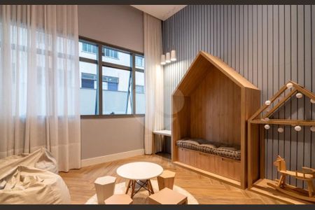 4_photo/94dce41265.2f15d505e37c7ac5-ATLAS-edd0554e-13b5-4e85-ae59-88ba1bf83df7.jpg de apartamento à venda com 3 quartos, 227m² em Centro, Curitiba