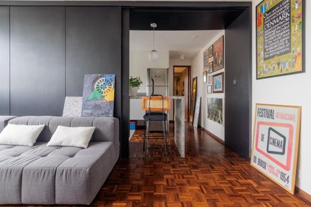 4_photo/94dce4127d.2b57a27f16f509eb-ATLAS-9a00b6ae-53cb-4dea-aeab-9abeadfcb2ce.jpg de apartamento à venda com 1 quarto, 45m² em Centro, Curitiba