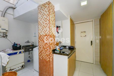 13_photo/94dce41287.9d747f0b6f2fd000-ATLAS-351483ab-69e1-4e64-92d8-a7e87a262a3c.jpg de apartamento à venda com 4 quartos, 163m² em Centro, Curitiba