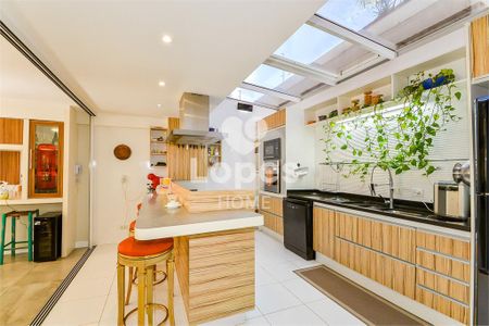 12_photo/94dce412fb.7066937cd636288e-ATLAS-35d29e8a-a350-42e9-9b9b-0eccf3083f95.jpg de apartamento à venda com 4 quartos, 136m² em Centro, Curitiba