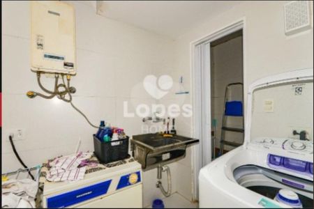 31_photo/94dce412fb.ceff8192393c33de-ATLAS-4fc602a9-d2ee-4ff1-b89f-22346ca26695.jpg de apartamento à venda com 4 quartos, 136m² em Centro, Curitiba