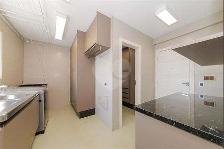 9_photo/94dce412fb.e6e1c947b02cf8fb-ATLAS-2db7c2ab-1243-4a0d-840a-957e59beb354.jpg de apartamento à venda com 4 quartos, 304m² em Centro, Curitiba