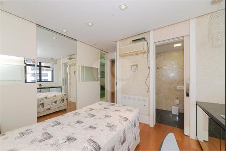 27_photo/94dce412fb.e6e1c947b02cf8fb-ATLAS-90a4604c-0736-4bcc-b7bb-2f8bb6d6f0dd.jpg de apartamento à venda com 4 quartos, 304m² em Centro, Curitiba