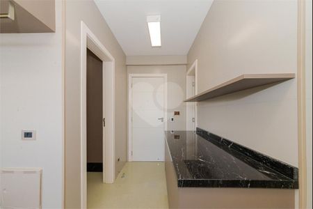 5_photo/94dce412fb.e6e1c947b02cf8fb-ATLAS-94518a2b-0c9b-487f-8640-31624652d8a6.jpg de apartamento à venda com 4 quartos, 304m² em Centro, Curitiba