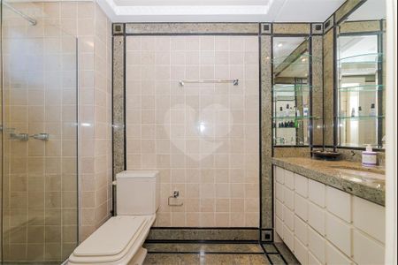 50_photo/94dce412fb.e6e1c947b02cf8fb-ATLAS-ec5e14e6-37ef-4835-94cd-a9c2a430fb82.jpg de apartamento à venda com 4 quartos, 304m² em Centro, Curitiba