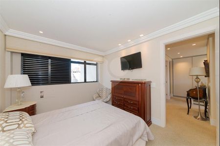 36_photo/94dce412fb.e6e1c947b02cf8fb-ATLAS-f8e0ca65-81a8-48a2-bae4-5e625f01837f.jpg de apartamento à venda com 4 quartos, 304m² em Centro, Curitiba