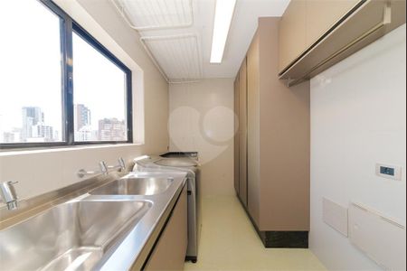 34_photo/94dce412fb.e6e1c947b02cf8fb-ATLAS-feae60c0-eccf-439a-aa24-e1359c3aa65d.jpg de apartamento à venda com 4 quartos, 304m² em Centro, Curitiba