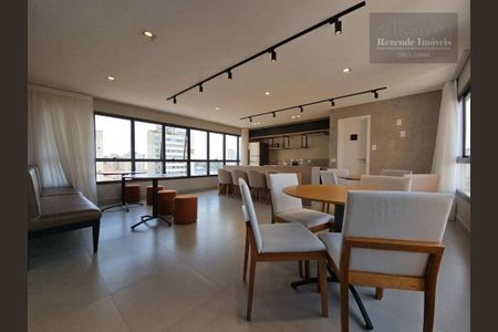 20_photo/94dce41391.703e0e2f507ee135-ATLAS-bb1a2cb5-2469-4dca-b8a2-c1f741c79a65.jpg de kitnet/studio à venda com 1 quarto, 25m² em Centro, Curitiba