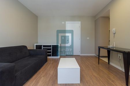 4_photo/94dce413bd.7cc5f6eb30674ee3-ATLAS-d941907c-305d-4974-bb2e-076f1a6e00a5.jpg de apartamento para alugar com 2 quartos, 50m² em Centro, Curitiba