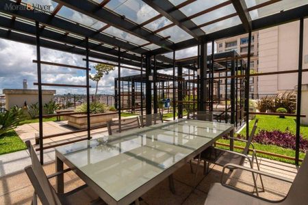 1_photo/94dce413bd.e0141d6033538564-ATLAS-27a9d1e7-36fe-493d-bf8e-b2c19279c7ec.jpg de apartamento à venda com 2 quartos, 49m² em Centro, Curitiba