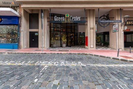 4_photo/94dce413bd.e0141d6033538564-ATLAS-6baf9f59-90c5-4163-aa13-d76f2fbbd2f3.jpg de apartamento à venda com 2 quartos, 49m² em Centro, Curitiba