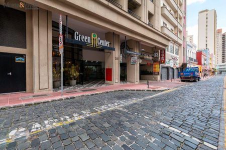 3_photo/94dce413bd.e0141d6033538564-ATLAS-caa0aae4-0136-424b-971f-c823fd5b4b36.jpg de apartamento à venda com 2 quartos, 49m² em Centro, Curitiba