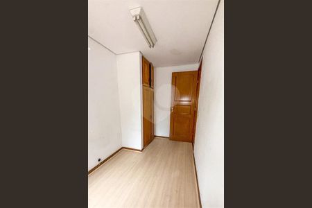 5_photo/94dce413e5.ceff8192393c33de-ATLAS-2fc08bfb-6a97-44bc-9bbb-1d49ab8aab03.jpg de apartamento à venda com 3 quartos, 45m² em Centro, Curitiba