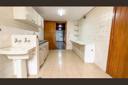 4_photo/94dce413e5.ceff8192393c33de-ATLAS-b47d29fc-09bc-4991-8cce-dc4d02fb27e2.jpg de apartamento à venda com 3 quartos, 45m² em Centro, Curitiba