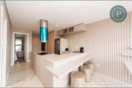 4_photo/94dce414ff.9165137a5b75ccfe-ATLAS-0d4a4d8a-4971-4f2c-9b27-9b375ed2d11f.jpg de apartamento para alugar com 1 quarto, 43m² em Centro, Curitiba