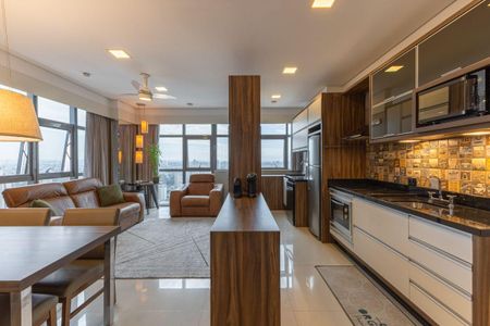 4_photo/94dce4151b.b193acdbc13ff5b7-ATLAS-2856b963-eee6-4ec2-94b9-44ca927733da.jpg de apartamento para alugar com 2 quartos, 68m² em Centro, Curitiba