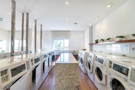 10_photo/94dce4153d.8454411abca84dcd-ATLAS-667d0a9c-55da-428e-9bc2-03e6dd6e70be.jpg de apartamento à venda com 2 quartos, 98m² em Centro, Curitiba