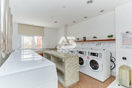 30_photo/94dce41543.1aa5b8f538f3adaf-ATLAS-45281134-67fa-4e01-83eb-dbefa0ace26c.jpg de apartamento à venda com 1 quarto, 42m² em Centro, Curitiba