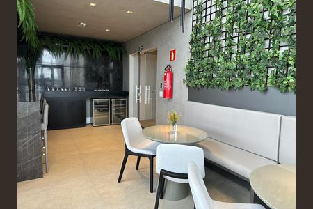 6_photo/94dce4155f.3714cccd63f8fe2d-ATLAS-f3ea4e30-be44-40e2-aba1-b740ebf30dee.jpg de apartamento à venda com 2 quartos, 72m² em Centro, Curitiba