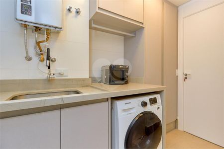 5_photo/94dce41561.04af7fc2355c33fa-ATLAS-2fc9ff38-5618-427e-83ee-da105cacf75e.jpg de apartamento à venda com 3 quartos, 108m² em Centro, Curitiba