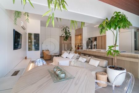 7_photo/94dce41639.0cf1986f4b0880e1-ATLAS-ee92ef62-1fbd-46bb-8efa-618c1692ca66.jpg de apartamento à venda com 3 quartos, 239m² em Alto da Glória, Curitiba