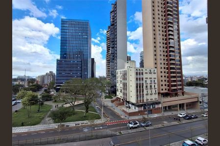 26_photo/94dce416b9.7d01d2ab176dea69-ATLAS-6a68f9ae-8e7e-4881-b14b-736587bf96ee.jpg de apartamento à venda com 3 quartos, 99m² em Centro Cívico, Curitiba