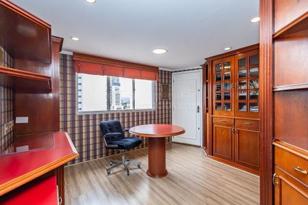 16_photo/94dce416e7.3c4f9bce803a6a8f-ATLAS-2ecaf1ee-76e5-43cf-acbd-39d889630018.jpg de apartamento à venda com 4 quartos, 365m² em Centro Cívico, Curitiba