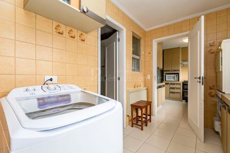 35_photo/94dce416e7.3c4f9bce803a6a8f-ATLAS-da8d416b-5384-4e69-b675-951cb052f812.jpg de apartamento à venda com 4 quartos, 365m² em Centro Cívico, Curitiba