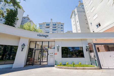 2_photo/94dce417b9.906020ab0bc1df8b-ATLAS-d250543a-0ce9-41ef-9ca3-16135f5f4fe0.jpg de apartamento para alugar com 3 quartos, 144m² em Alto da Glória, Curitiba