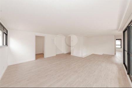 6_photo/94dce417bf.7066937cd636288e-ATLAS-983b059f-e147-43a4-96c0-4e6320b93320.jpg de apartamento à venda com 3 quartos, 222m² em Alto da Glória, Curitiba