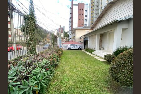 9_photo/94dce4182f.4cea1a0b3f6bbd2f-ATLAS-4c2b2ed8-7c2f-4b03-b5af-05072e8b1b9c.jpg de casa à venda com 2 quartos, 353m² em Centro Cívico, Curitiba