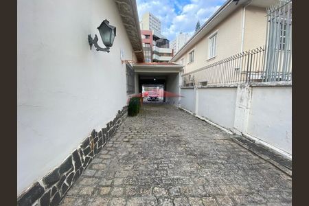 5_photo/94dce4182f.4cea1a0b3f6bbd2f-ATLAS-6f9cf258-b1c9-457c-af9a-3a303c8254d4.jpg de casa à venda com 2 quartos, 353m² em Centro Cívico, Curitiba