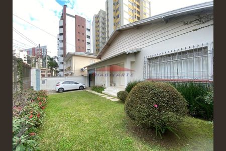 11_photo/94dce4182f.4cea1a0b3f6bbd2f-ATLAS-cae18ee4-8235-4d00-8dad-8043d61574b3.jpg de casa para alugar com 2 quartos, 353m² em Centro Cívico, Curitiba