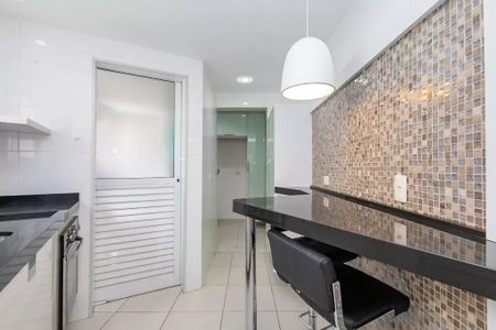 14_photo/94dce4183d.f8c3a140fa946ecb-ATLAS-ce5eee41-aa4e-4a1b-a50b-a23b481b1a0d.jpg de apartamento à venda com 2 quartos, 71m² em Centro Cívico, Curitiba