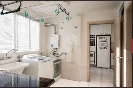 3_photo/94dce4187b.35cb2562ae28c182-ATLAS-6647e65f-e88a-4c52-b3ea-b8c3d0a1e845.jpg de apartamento à venda com 4 quartos, 159m² em Alto da Glória, Curitiba