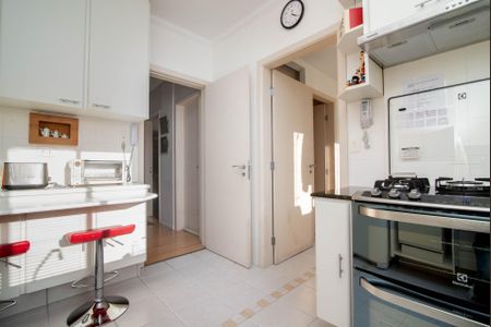 14_photo/94dce4187b.94eccd8fc9add72f-ATLAS-f21e3b49-a37e-440a-83db-e6d21a96deaa.jpg de apartamento à venda com 4 quartos, 160m² em Alto da Glória, Curitiba