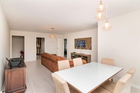 1_photo/94dce418ff.cafd082bb48bd46e-ATLAS-662b4e46-386d-474d-8a46-5455d3e27c2f.jpg de apartamento à venda com 4 quartos, 160m² em Alto da Glória, Curitiba