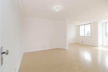 7_photo/94dce4199b.15f4a19d538e62fb-ATLAS-62073c48-e9b6-4a1c-8beb-ee0c3ac56933.jpg de apartamento à venda com 3 quartos, 111m² em Centro Cívico, Curitiba