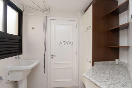 17_photo/94dce419a9.50ab52ab3a9c5f0c-ATLAS-c8c332b9-48d4-401b-a5eb-ff9bd0da5a9f.jpg de apartamento à venda com 3 quartos, 114m² em Centro Cívico, Curitiba